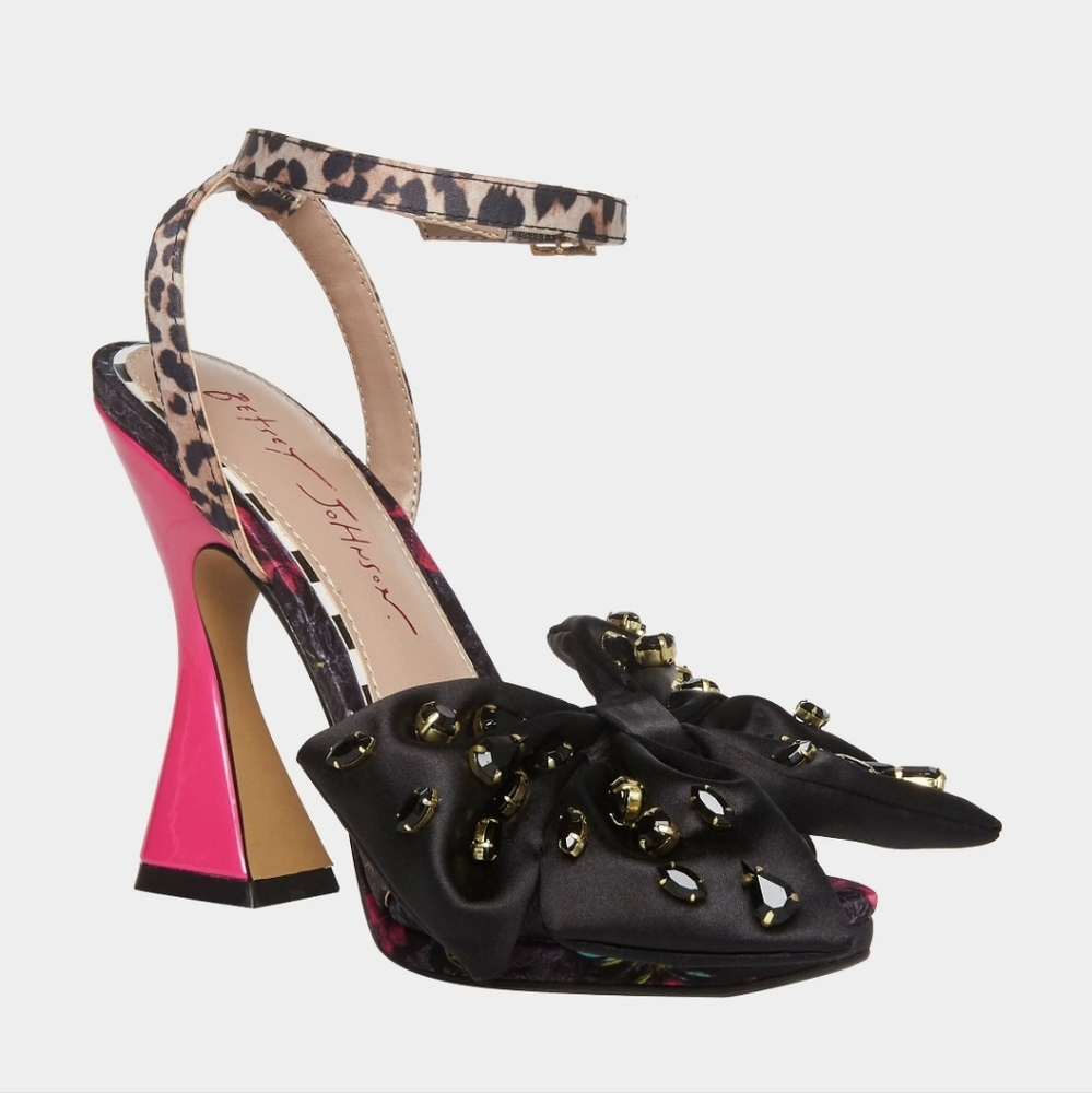 Betsey Johnson Loise Sandals
